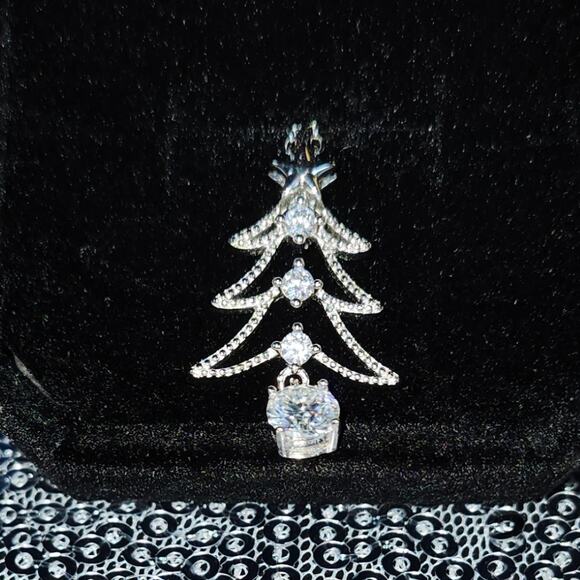 BLACK FRIDAY SALE - Christmas tree pendant necklace GRA Cert. .5 wht gold Plate - Picture 4 of 10